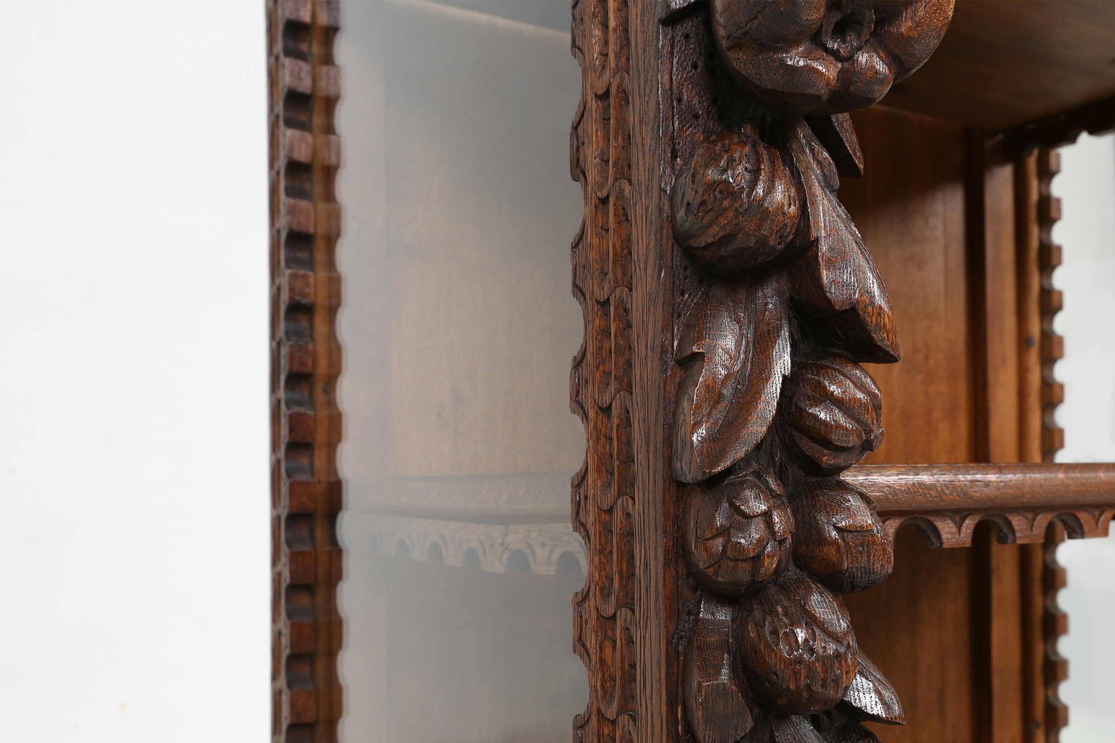 Richly decorated baroque style display case in oak, Belgium 20th centurythumbnail